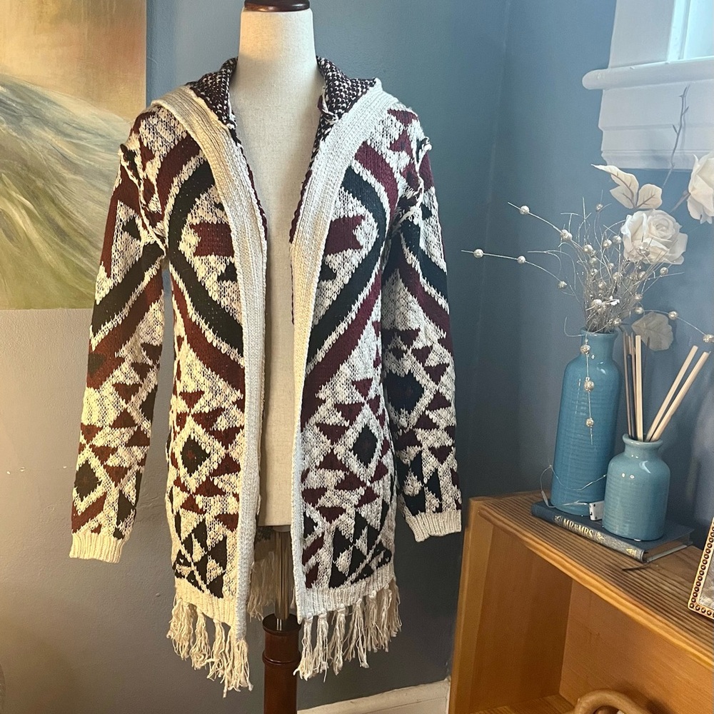 NWT-Aeropostale size Xs, open cardigan with Aztec detail, fringed